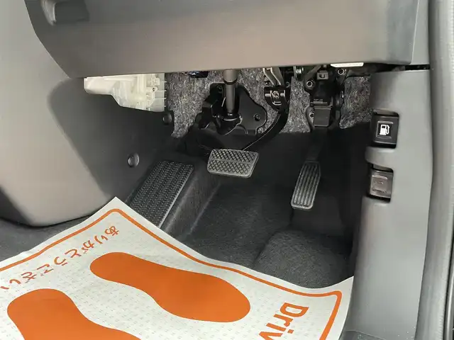 ホンダ フリード ハイブリット e:HEV AIR EX 大分県 2025(令7)年 0.1千km クリスタルブラックパール 登録済未使用車/6人乗り/純正9型ナビ　LXM-242ZFNi/（BT/フルセグTV/AppleCarPlay/AndroidAuto)/バックカメラ/ＨｏｎｄａＳＥＮＳＩＮＧ/・衝突軽減ブレーキ/・誤発進抑制機能/・歩行者事故低減ステアリング/・路外逸脱抑制機能/・渋滞追従機能付きアダプティブクルーズコントロール/・車線維持支援システム/・渋滞運転支援機能/・先行車発信お知らせ機能/・オートハイビーム/ブラインドスポットインフォメーション/リアクーラー/2列目キャプテンシート（アームレスト付）/シートヒーター/両側パワースライドドア/ステアリングリモコン/電動格納ウィンカーミラー/オートライト/LEDヘッドライト/純正15インチアルミホイール/コーナーセンサー/保証書、取説、スペアキー有り