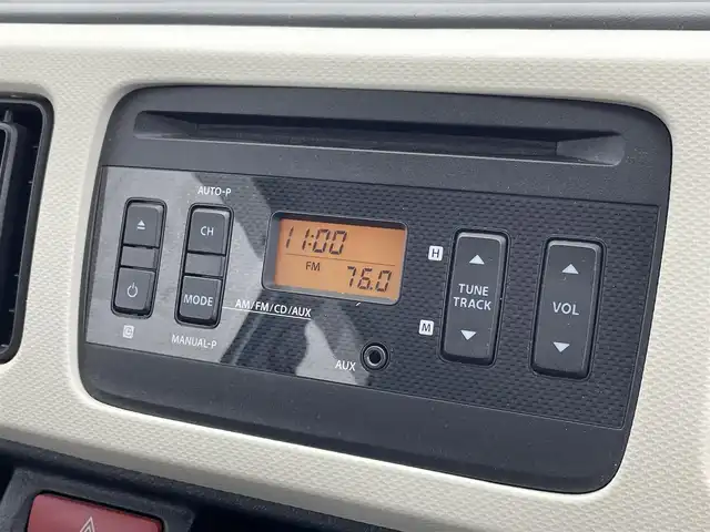 スズキ アルト F 群馬県 2016(平28)年 6万km スペリアホワイト ＭＴモード付ＡＴ　横滑り防止装置　　ヘッドライトレベライザー　サイドバイザー　リモコンキー　ＣＤ再生機能　ＡＵＸ接続　エアコン　純正フロアマット　ＡＢＳ　ダブルエアバック　パワーウィンドウ