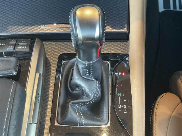 レクサス ＧＳ 450h Fスポーツ 鹿児島県 2016(平28)年 5.5万km ソニックチタニウム 純正ナビ/バックカメラ/フルセグTV/純正CD/DVD再生可能/マークレビンソンオーディオ/Bluetoothオーディオ/追従型クルーズコントロール/パドルシフト/レーンキープアシスト/衝突軽減ブレーキ/追従型クルーズコントロール/ブラインドスポットモニター/コーナーセンサー/ステアリングヒーター/前席パワーシート/前席シートヒーター/エアシート/純正フロアマット/プッシュスタート/スマートキー/ビルイトンETC2.0/オートマチックハイピーム/純正エンジンスターター/ダウンサス（RS・R Ti2000）/新車時保証書/取扱説明書/記録簿H28.29.30.31.R3.R5.R7有り/スペアキー2本（スマートキー/カードキー）