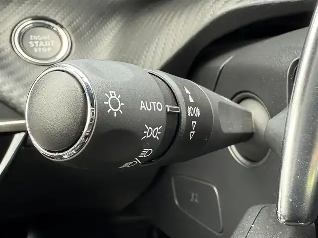 プジョー プジョー ２００８ GT 静岡県 2021(令3)年 2.7万km シルバー ワンオーナー/ハーフレザーシート/BSM/純正ディスプレイオーディオ/(Bluetooth/CarPlay)/360°カメラ/アダプティブクルーズコントロール/レーンキープアシスト/パーキングアシスト/シートヒーター/スマートキー/ETC/フロアマット/純正17インチアルミホイール/フロントフォグランプ/取説/スペアキー