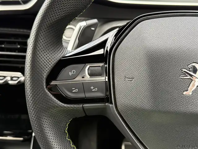 プジョー プジョー ２００８ GT 静岡県 2021(令3)年 2.7万km シルバー ワンオーナー/ハーフレザーシート/BSM/純正ディスプレイオーディオ/(Bluetooth/CarPlay)/360°カメラ/アダプティブクルーズコントロール/レーンキープアシスト/パーキングアシスト/シートヒーター/スマートキー/ETC/フロアマット/純正17インチアルミホイール/フロントフォグランプ/取説/スペアキー