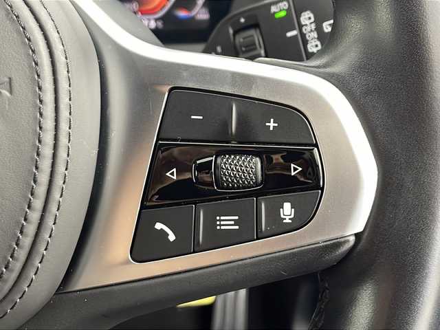 ＢＭＷ １１８ｄ 愛知県 2022(令4)年 2.5万km ミサノブルー /禁煙車//正規ディーラー車//純正HDDナビ//FM/AM/BT/Spotify//前後ドライブレコーダー//ワイヤレス充電//ハーフレザーシート//前席パワーシート/D席メモリ付き//ミラー型ETC//LEDオートライト//オートハイビーム//フォグランプ//ウェルカムライト//オートワイパー//電動パーキング//オートホールド//パワーバックドア//革巻きステアリング//ステアリングスイッチ//インテリジェントセーフティ//パーキングアシスト//後退アシスト//ブラインドスポットアシスト//正面衝突警報//車線逸脱警報//車線変更警報//アイドリングストップ//ACC//横滑り防止装置//プッシュスタート//MTモード付AT//Sport/Comfort/Ecopro/モード//トノカバー//純正フロアマット//ISOFIX//保証書/取扱説明書/スペアキーX2