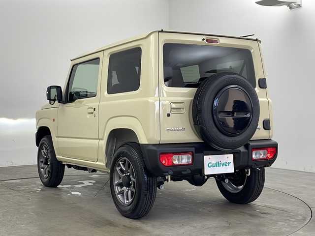 スズキ ジムニー XC 兵庫県 2025(令7)年 0.1千km シフォンアイボリーM ・登録済未使用車/・4WD/・スズキセーフティーサポート/・衝突軽減ブレーキ/・レーンキープアシスト/・前席シートヒーター/・背面タイヤ/・クルーズコントロール/・革巻きステアリング/・コーナーセンサー/・ＬＥＤヘッドライト/・フォグランプ/・オートライト/・ヒルディセントコントロール/・純正15インチアルミホイール/・スマートキー/・プッシュスタート/・ウィンカーミラー/・保証書/・取扱説明書