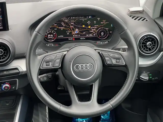 アウディ Ｑ２ 1．0 TFSI スポーツ 山梨県 2017(平29)年 1.6万km パール バーチャルコックピット　/黒皮/シートＨ　/純正ＭＭＩナビ　/フルセグＴＶ　/Ｂｌｕｅｔｏｏｔｈ　/Ｂカメラ　/ドラレコ前後　/ＡＣＣ　/ＬＫＡ　/Ａｕｄｉプレセンス　/Audisideassist/電動リアゲート