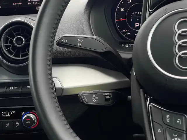 アウディ Ｑ２ 1．0 TFSI スポーツ 山梨県 2017(平29)年 1.6万km パール バーチャルコックピット　/黒皮/シートＨ　/純正ＭＭＩナビ　/フルセグＴＶ　/Ｂｌｕｅｔｏｏｔｈ　/Ｂカメラ　/ドラレコ前後　/ＡＣＣ　/ＬＫＡ　/Ａｕｄｉプレセンス　/Audisideassist/電動リアゲート