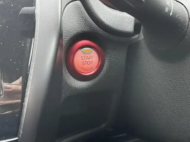 日産 ノート X DIG－S 愛知県 2012(平24)年 7.9万km ブリリアントホワイトパール (株)IDOMが運営する【じしゃロン名古屋鳴海店】の自社ローン専用車両になりますこちらは現金またはオートローンご利用時の価格です。自社ローンご希望の方は別途その旨お申付け下さい/社外ナビ/テレビ/Blutooth/バックカメラ/ETC/プッシュスタート/純正16インチAW