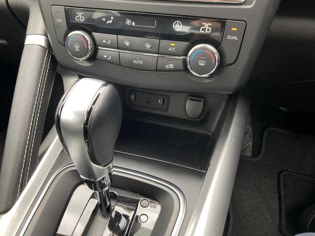 ルノー カジャー インテンス 山形県 2019(平31)年 7.2万km 赤 マルチファンクションディスプレイ/Bluetooth/FM/AM/USB/バックカメラ/ETC/エマージェンシーブレーキサポート/レーンディパーチャーウォーニング(車線逸脱警報)/ブラインドスポットワーニング(後側方車両検知警報)/オートハイ／ロービーム/前後クリアランスソナー/イージーパーキングアシスト/クルーズコントロール/ステアリングスイッチ/D/N シートヒーター/D パワーシート/LEDヘッドライト/フォグランプ/オートライト/プッシュスタート/電格ミラー/ルーフレール/革巻きステアリング/ISOFIX/スペアキー1本/新車時保証書/取扱説明書