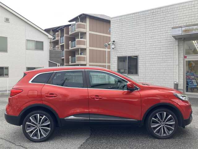 ルノー カジャー インテンス 山形県 2019(平31)年 7.2万km 赤 マルチファンクションディスプレイ/Bluetooth/FM/AM/USB/バックカメラ/ETC/エマージェンシーブレーキサポート/レーンディパーチャーウォーニング(車線逸脱警報)/ブラインドスポットワーニング(後側方車両検知警報)/オートハイ／ロービーム/前後クリアランスソナー/イージーパーキングアシスト/クルーズコントロール/ステアリングスイッチ/D/N シートヒーター/D パワーシート/LEDヘッドライト/フォグランプ/オートライト/プッシュスタート/電格ミラー/ルーフレール/革巻きステアリング/ISOFIX/スペアキー1本/新車時保証書/取扱説明書