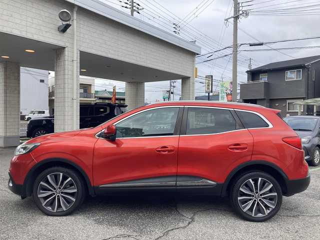 ルノー カジャー インテンス 山形県 2019(平31)年 7.2万km 赤 マルチファンクションディスプレイ/Bluetooth/FM/AM/USB/バックカメラ/ETC/エマージェンシーブレーキサポート/レーンディパーチャーウォーニング(車線逸脱警報)/ブラインドスポットワーニング(後側方車両検知警報)/オートハイ／ロービーム/前後クリアランスソナー/イージーパーキングアシスト/クルーズコントロール/ステアリングスイッチ/D/N シートヒーター/D パワーシート/LEDヘッドライト/フォグランプ/オートライト/プッシュスタート/電格ミラー/ルーフレール/革巻きステアリング/ISOFIX/スペアキー1本/新車時保証書/取扱説明書