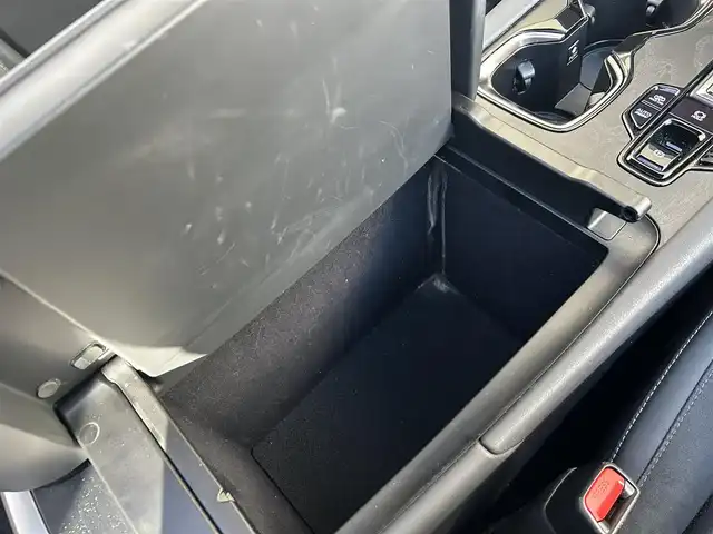 レクサス ＲＸ 450h+ バージョンL 愛知県 2023(令5)年 1.6万km グラファイトブラックガラスフレーク 開閉式サンルーフ/ルーフレール/置くだけ充電/純正ディスプレイオーディオ/パノラミックビューモニター/レクサスセーフティー/・プリクラッシュセーフティ/・レーンディパーチャーアラート/・レーントレーシングアシスト/・レーンチェンジアシスト/・レーダークルーズコントロール/・ブレードスキャンアダプティブハイビームシステム/・ロードサインアシスト/・発進遅れ告知機能/・ドライバー異常時対応システム/・ドライバーモニター連携/・フロントクロストラフィッ・アラー/・プロアクティブドライビングアシスト/レクサスチームメイト/・Advanced Drive/・Advanced Park/ヘッドアップディスプレイ/ブラインドスポットモニター/パワーシート/シートヒーター全席/シートクーラー全席/ステアリングヒーター/パドルシフト/電動リアゲード/純正フロアマット/デジタルインナーミラー/ETC2.0/AC100V/オートライト/純正LEDライト