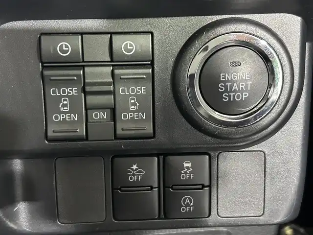 トヨタ ルーミー カスタムG 佐賀県 2020(令2)年 3.3万km ブラックマイカメタリック 純正9インチナビ　/フルセグTV/CD/DVD/Bluetooth/バックカメラ/衝突被害軽減システム/レーダークルーズコントロール/レーンアシスト/先行車発信お知らせ機能/ロードサインアシスト/オートライト/オートマチックハイビーム/LEDヘッドライト/フォグライト/電動パーキング/ブレーキホールド/クリアランスソナー/両側パワースライドドア/運転席・助手席シートヒーター/ＩＳＯＦＩＸ対応/シートバックテーブル/後席サンシェード/純正フロアマット/純正14インチアルミホイール/スマートキー/プッシュスタート