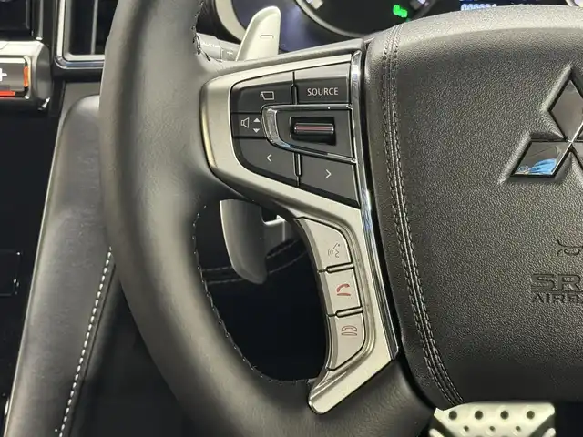 三菱 デリカＤ：５ シャモニー 三重県 2025(令7)年 0.1千km パールⅡ 登録済未使用車/ディーゼル・ターボ/フルタイム4WD/MTモード付インパネ8AT/アルパイン・11インチナビ『ビッグX』EX11NX/（CD/DVD/TV/SD/FM/AM/USB/Bluetooth/外部入力/HDMI/AppleCarPlay/AndroidAuto）/マルチアラウンドモニター/両側オートスライドドア/e-Assist/・衝突被害軽減ブレーキシステム/・車線逸脱警報システム/・レーダークルーズコントロールシステム/・オートハイビーム/・誤発進抑制機能（前進時）/・後側方車両検知警報システム（レーンチェンジアシスト機能付）［BSW/LCA］/・後退時交差車両検知警報システム［RCTA］/装備/・ハーフレザーシート/・キャプテンシート（7人乗り）/・シートヒーター（D/N）/・パワーシート（D6way）/・エレクトリックテールゲート（電動バックドア）/・左右独立オートエアコン/・後席クーラー＆ヒーター/・AC100V電源コンセント（100W）/・オートライト/・LED ヘッドランプ＋フロントフォグランプ/・パドルシフト/・オートワイパー/・純正18inAW/・プッシュスタート/・保/取/・スマートキーx2/・外装色『ホワイトダイヤモンド/ブラックマイカ（W85X42）』/など