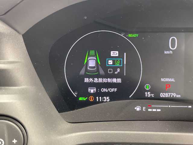 ホンダ ヴェゼル ハイブリッド e:HEV Z 千葉県 2021(令3)年 2.9万km プラチナホワイトパール ホンダコネクトナビ/　Bluetooth/フルセグTV/　Apple car play/Android Auto/ホンダセンシング/レーダークルーズコントロール/レーンキープアシスト/衝突軽減ブレーキ/クリアランスソナー/ブラインドスポットモニター/先行車発進警報/標識認識機能/ダウンヒルアシスト/電動パーキング/オートホールド/オートハイビーム/ハーフレザーシート/前席シートヒーター/ステアリングヒーター/ワイヤレス充電/パワーバックドア/ビルトインETC2.0/前後ドラレコ/LEDライト/フォグランプ/パドルシフト/フロアマット/ドアバイザー/トノカバー