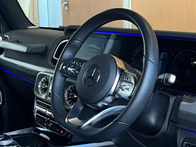 メルセデス・ベンツ ゲレンデヴァーゲン Ｇ４００ｄ AMGライン 宮城県 2023(令5)年 2.5万km パール G-manufakturプログラム/ラグジュアリーパッケージ/アダプティブダンピングシステム/レーダーセーフティパッケージ/サンルーフ/COMANDシステムHDDナビ/フルセグTV/360°カメラシステム/本革シート/シートベンチレーション/シートヒーター/メモリ機能付きパワーシート/LEDヘッドライト/オートマチックハイビーム/社外デジタルインナーミラー型ドラレコ/純正20インチAW/ステアリングスイッチ/パドルシフト/アンビエントライト