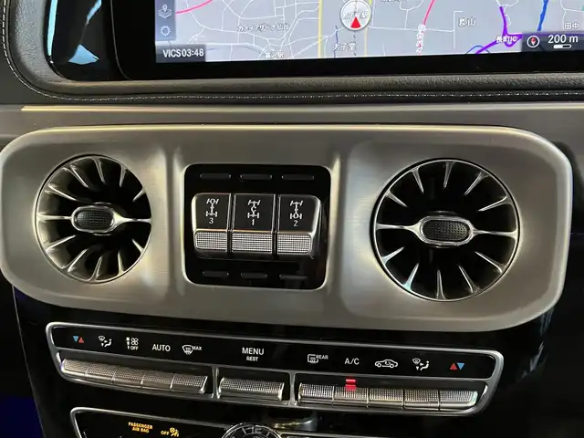 メルセデス・ベンツ ゲレンデヴァーゲン Ｇ４００ｄ AMGライン 宮城県 2023(令5)年 2.5万km パール G-manufakturプログラム/ラグジュアリーパッケージ/アダプティブダンピングシステム/レーダーセーフティパッケージ/サンルーフ/COMANDシステムHDDナビ/フルセグTV/360°カメラシステム/本革シート/シートベンチレーション/シートヒーター/メモリ機能付きパワーシート/LEDヘッドライト/オートマチックハイビーム/社外デジタルインナーミラー型ドラレコ/純正20インチAW/ステアリングスイッチ/パドルシフト/アンビエントライト
