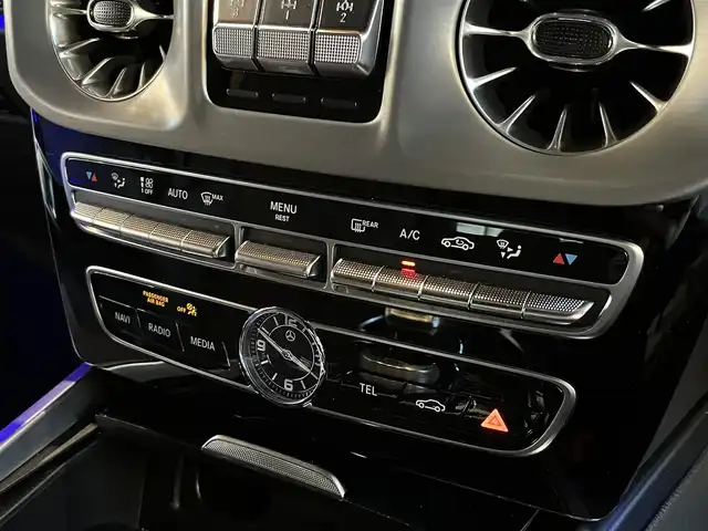 メルセデス・ベンツ ゲレンデヴァーゲン Ｇ４００ｄ AMGライン 宮城県 2023(令5)年 2.5万km パール G-manufakturプログラム/ラグジュアリーパッケージ/アダプティブダンピングシステム/レーダーセーフティパッケージ/サンルーフ/COMANDシステムHDDナビ/フルセグTV/360°カメラシステム/本革シート/シートベンチレーション/シートヒーター/メモリ機能付きパワーシート/LEDヘッドライト/オートマチックハイビーム/社外デジタルインナーミラー型ドラレコ/純正20インチAW/ステアリングスイッチ/パドルシフト/アンビエントライト