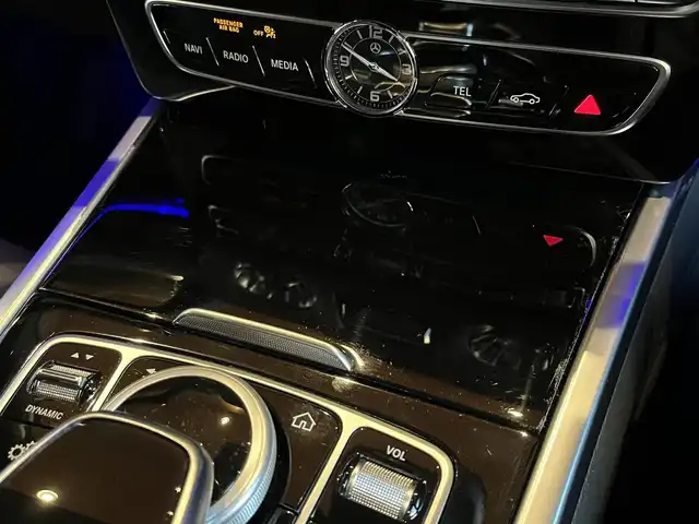 メルセデス・ベンツ ゲレンデヴァーゲン Ｇ４００ｄ AMGライン 宮城県 2023(令5)年 2.5万km パール G-manufakturプログラム/ラグジュアリーパッケージ/アダプティブダンピングシステム/レーダーセーフティパッケージ/サンルーフ/COMANDシステムHDDナビ/フルセグTV/360°カメラシステム/本革シート/シートベンチレーション/シートヒーター/メモリ機能付きパワーシート/LEDヘッドライト/オートマチックハイビーム/社外デジタルインナーミラー型ドラレコ/純正20インチAW/ステアリングスイッチ/パドルシフト/アンビエントライト