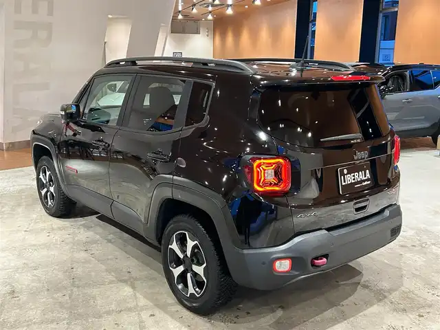 クライスラー・ジープ ジープ レネゲード トレイルホーク 道央・札幌 2019(令1)年 2.8万km ブラック Uconnectナビ/フルセグテレビ/USB/BT/バックカメラ/パークセンス/クルーズコントロール/ブラインドスポットアシスト/レーンセンス/前面衝突警報/セレクテレインシステム/LEDヘッドライト