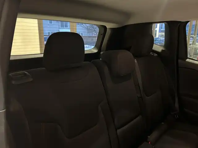 クライスラー・ジープ ジープ レネゲード トレイルホーク 道央・札幌 2019(令1)年 2.8万km ブラック Uconnectナビ/フルセグテレビ/USB/BT/バックカメラ/パークセンス/クルーズコントロール/ブラインドスポットアシスト/レーンセンス/前面衝突警報/セレクテレインシステム/LEDヘッドライト