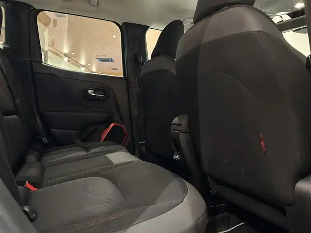 クライスラー・ジープ ジープ レネゲード トレイルホーク 道央・札幌 2019(令1)年 2.8万km ブラック Uconnectナビ/フルセグテレビ/USB/BT/バックカメラ/パークセンス/クルーズコントロール/ブラインドスポットアシスト/レーンセンス/前面衝突警報/セレクテレインシステム/LEDヘッドライト