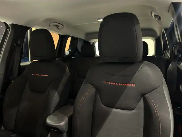 クライスラー・ジープ ジープ レネゲード トレイルホーク 道央・札幌 2019(令1)年 2.8万km ブラック Uconnectナビ/フルセグテレビ/USB/BT/バックカメラ/パークセンス/クルーズコントロール/ブラインドスポットアシスト/レーンセンス/前面衝突警報/セレクテレインシステム/LEDヘッドライト