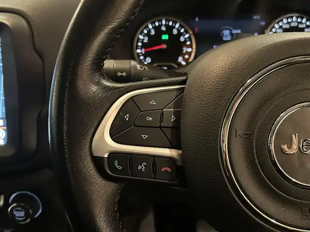 クライスラー・ジープ ジープ レネゲード トレイルホーク 道央・札幌 2019(令1)年 2.8万km ブラック Uconnectナビ/フルセグテレビ/USB/BT/バックカメラ/パークセンス/クルーズコントロール/ブラインドスポットアシスト/レーンセンス/前面衝突警報/セレクテレインシステム/LEDヘッドライト