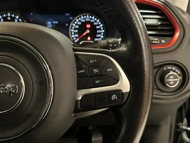 クライスラー・ジープ ジープ レネゲード トレイルホーク 道央・札幌 2019(令1)年 2.8万km ブラック Uconnectナビ/フルセグテレビ/USB/BT/バックカメラ/パークセンス/クルーズコントロール/ブラインドスポットアシスト/レーンセンス/前面衝突警報/セレクテレインシステム/LEDヘッドライト