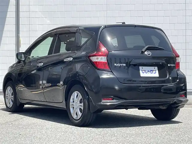 日産 ノート e－パワー X 兵庫県 2017(平29)年 8.4万km スーパーブラック (株)IDOMが運営する【じしゃロン神戸名谷店】の自社ローン専用車両になりますこちらは現金またはオートローンご利用時の価格です。自社ローンご希望の方は別途その旨お申付け下さい/社外ナビ/(CD/DVD/Bluetooth/フルセグ)/衝突被害軽減システム/バックカメラ/レーンキープアシスト/スマートキー/ETC/ドライブレコーダー/純正フロアマット/取扱説明書