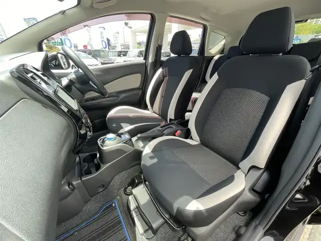 日産 ノート e－パワー X 兵庫県 2017(平29)年 8.4万km スーパーブラック (株)IDOMが運営する【じしゃロン神戸名谷店】の自社ローン専用車両になりますこちらは現金またはオートローンご利用時の価格です。自社ローンご希望の方は別途その旨お申付け下さい/社外ナビ/(CD/DVD/Bluetooth/フルセグ)/衝突被害軽減システム/バックカメラ/レーンキープアシスト/スマートキー/ETC/ドライブレコーダー/純正フロアマット/取扱説明書