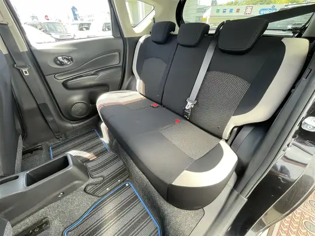 日産 ノート e－パワー X 兵庫県 2017(平29)年 8.4万km スーパーブラック (株)IDOMが運営する【じしゃロン神戸名谷店】の自社ローン専用車両になりますこちらは現金またはオートローンご利用時の価格です。自社ローンご希望の方は別途その旨お申付け下さい/社外ナビ/(CD/DVD/Bluetooth/フルセグ)/衝突被害軽減システム/バックカメラ/レーンキープアシスト/スマートキー/ETC/ドライブレコーダー/純正フロアマット/取扱説明書