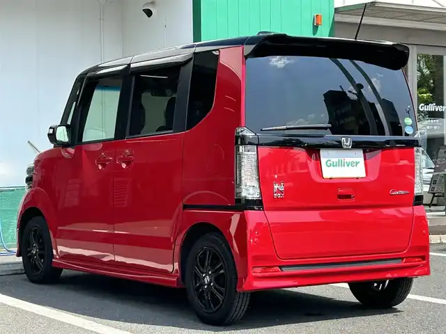 ホンダ Ｎ ＢＯＸ カスタム SSパッケージ 京都府 2017(平29)年 2.4万km ミラノレッド 〇純正８インチナビ/〇フルセグTV/〇パワースライドドア（両側）/〇バックカメラ/〇ビルトインETC/〇アイドリングストップ/〇シティブレーキアクティブシステム/〇HIDヘッドランプ/〇オートライト/〇フォグランプ/〇純正14インチアルミ/〇ウレタン製ステアリング/〇オートエアコン/〇シートヒーター/〇スマートキー/〇禁煙車