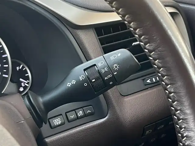 レクサス ＲＸ 450h 山梨県 2016(平28)年 2.9万km ソニッククォーツ ワンオーナー/TRDエアロ/・フロントスポイラー/サイドスカート/・スポーツマフラー＆リヤディフューザー/本革シート/前席シートヒーター/ベンチレーション/ムーンルーフ/三眼LEDヘッドランプ/ルーフレール/純正12.3インチナビ/・プレミアムサウンドシステム（12スピーカ）/・フルセグTV/Bluetoothオーディオ/DVD/後席モニター×2（TVM-PW900）/ヘッドアップディスプレイ/ステアリングヒーター/純正アルミホイール20インチ/ビルトインETC2.0/純正フロアマット/保証書/取扱説明書/スペアキー+カードキー