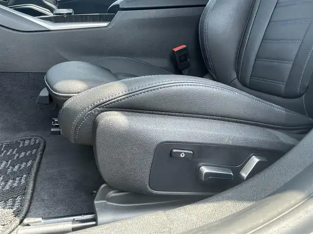ＢＭＷ ３２０ｉ Mスポーツ 静岡県 2019(令1)年 1.5万km ミネラルホワイト OPカラー　ミネラルホワイト/インテリジェントセーフティ/衝突軽減ブレーキACC/車線逸脱警告BSM/IDriveナビBluetooth/バックカメラ/Hilineパッケージ/ブラックレザーシート /シートヒーター /前席パワーシート運転席メモリー機能/コンフォートパッケージ/コンフォートアクセス/パワートランクリッド/アンビエントライト /置くだけ充電/LEDヘッドライト/前後ドライブレコーダー/DSRCETC