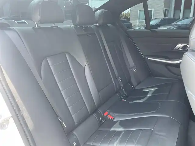 ＢＭＷ ３２０ｉ Mスポーツ 静岡県 2019(令1)年 1.5万km ミネラルホワイト OPカラー　ミネラルホワイト/インテリジェントセーフティ/衝突軽減ブレーキACC/車線逸脱警告BSM/IDriveナビBluetooth/バックカメラ/Hilineパッケージ/ブラックレザーシート /シートヒーター /前席パワーシート運転席メモリー機能/コンフォートパッケージ/コンフォートアクセス/パワートランクリッド/アンビエントライト /置くだけ充電/LEDヘッドライト/前後ドライブレコーダー/DSRCETC
