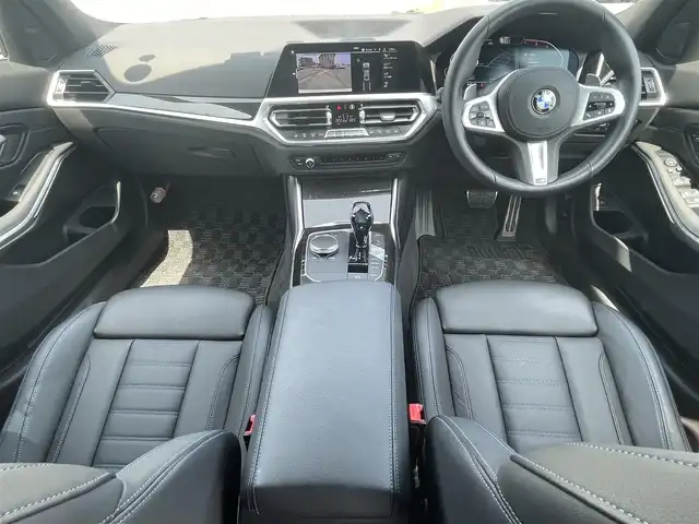 ＢＭＷ ３２０ｉ Mスポーツ 静岡県 2019(令1)年 1.5万km ミネラルホワイト OPカラー　ミネラルホワイト/インテリジェントセーフティ/衝突軽減ブレーキACC/車線逸脱警告BSM/IDriveナビBluetooth/バックカメラ/Hilineパッケージ/ブラックレザーシート /シートヒーター /前席パワーシート運転席メモリー機能/コンフォートパッケージ/コンフォートアクセス/パワートランクリッド/アンビエントライト /置くだけ充電/LEDヘッドライト/前後ドライブレコーダー/DSRCETC