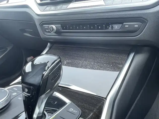 ＢＭＷ ３２０ｉ Mスポーツ 静岡県 2019(令1)年 1.5万km ミネラルホワイト OPカラー　ミネラルホワイト/インテリジェントセーフティ/衝突軽減ブレーキACC/車線逸脱警告BSM/IDriveナビBluetooth/バックカメラ/Hilineパッケージ/ブラックレザーシート /シートヒーター /前席パワーシート運転席メモリー機能/コンフォートパッケージ/コンフォートアクセス/パワートランクリッド/アンビエントライト /置くだけ充電/LEDヘッドライト/前後ドライブレコーダー/DSRCETC