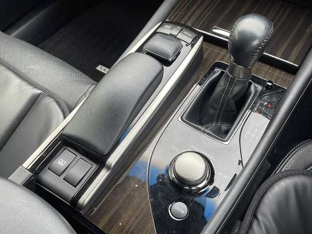 レクサス ＧＳ 250 Iパッケージ 新潟県 2012(平24)年 6.7万km 黒 純正HDDナビ/（BT／AM/ FM／DVD）/バックカメラ/サンルーフ/黒革シート/クルーズコントロール/パワーシート（運転席＋助手席）/シートヒーター（運転席＋助手席）/エアシート（運転席＋助手席）/シートメモリー/ステアリングスイッチ/パドルシフト/LEDヘッドライト/フォグランプ/オートライト/ETC２．０/保証書/取り扱い説明書/スペアキー