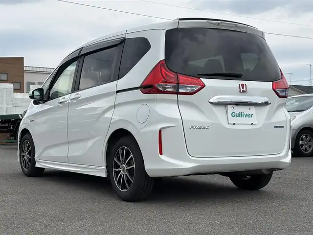 ホンダ フリード ハイブリット G ホンダセンシング 大分県 2017(平29)年 8.4万km ホワイトオーキッドパール ・純正ナビ(CD.DVD.SD.BT)/・バックカメラ/・フルセグテレビ/・両側パワースライドドア/・衝突軽減ブレーキ/・ETC/・レーダークルーズコントロール/・ステアリングリモコン/・スマートキー/・プッシュスタート/・ウォークスルー
