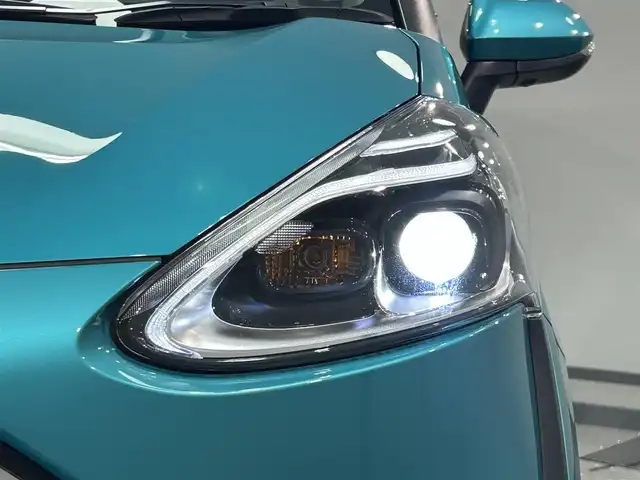 トヨタ シエンタ ハイブリッド G クエロ 愛知県 2019(平31)年 3.9万km ラディアントグリーンM 純正ＳＤナビ　/（Bluetooth/フルセグTV/SD/CD・DVD再生//AM/FM)/トヨタセーフティセンス/　　-プリクラッシュセーフティ/　　-レーンディパーチャーアラート（LDA)/　　-オートマチックハイビーム/先行車発進告知/パノラミックビューモニター　/両側パワースライドドア　/ビルトインＥＴＣ　/LEDヘッドライト/LEDフォグランプ/ハーフレザーシート/クリアランスソナー/USB接続/クルーズコントロール　/シートヒーター　/ステアリングヒーター　/前後ドライブレコーダー　/純正15インチアルミホイール