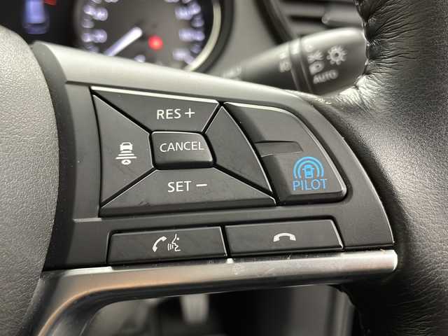 日産 エクストレイル 20X 千葉県 2017(平29)年 6万km ダイヤモンドブラック プロパイロット/デジタルインナーミラー/エマージェンシーブレーキ/・踏み間違い防止アシスト/・車線逸脱警報/・進入禁止標識検知/・前後コーナーセンサー/純正7インチメモリーナビ/フルセグTV/Bluetoothオーディオ接続/アラウンドビューカメラ/カプロンシート/LEDヘッドライト/LEDフォグランプ/パワーバックドア/スマートキー