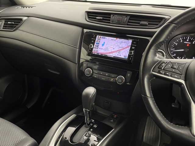 日産 エクストレイル 20X 千葉県 2017(平29)年 6万km ダイヤモンドブラック プロパイロット/デジタルインナーミラー/エマージェンシーブレーキ/・踏み間違い防止アシスト/・車線逸脱警報/・進入禁止標識検知/・前後コーナーセンサー/純正7インチメモリーナビ/フルセグTV/Bluetoothオーディオ接続/アラウンドビューカメラ/カプロンシート/LEDヘッドライト/LEDフォグランプ/パワーバックドア/スマートキー