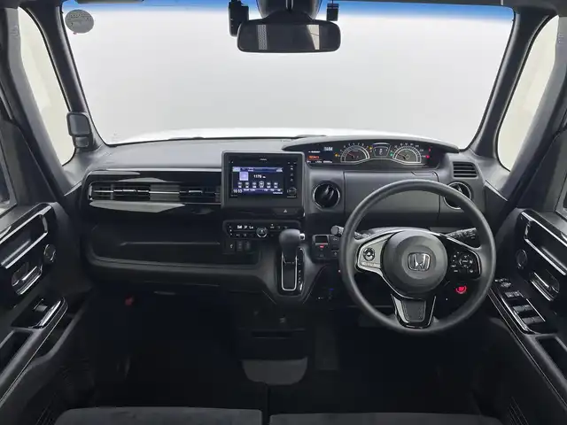 ホンダ Ｎ ＢＯＸ カスタム L 岡山県 2022(令4)年 3.5万km プラチナホワイトパール ディスプレイオーディオ	/【ワンセグ/Bluetooth/USB】	/バックカメラ	/追従型クルーズコントロール	/オートハイビーム	/LEDヘッドライト（AUTO機能付き）	/ビルトインETC	/前席シートヒーター		/衝突軽減ブレーキシステム	/車線逸脱防止システム	/横滑り防止装置/踏み間違い防止装置	/純正ドライブレコーダー（前後）	/純正14インチアルミ	/コーナーセンサー（後）	/純正フロアマット	/ステアリングスイッチ	/ISOFIX/後席サンシェイド/チルトステアリング/シートリフター/シートバックテーブル/ウィンカーミラー	/プッシュスタート	/スマートキー×2	/保証書	/取扱説明書