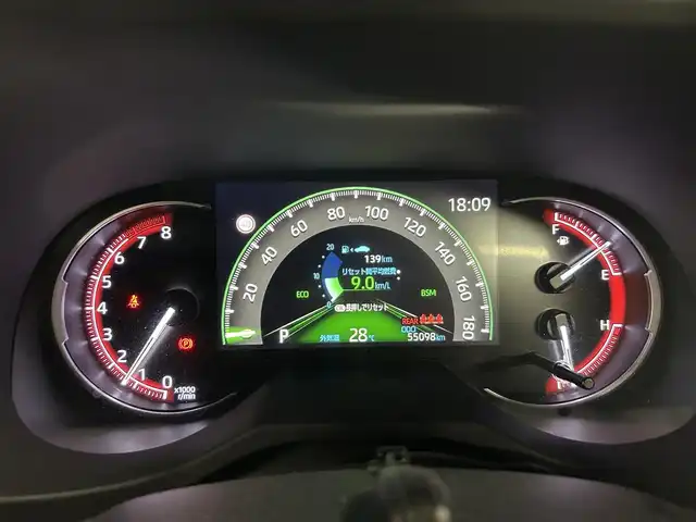 トヨタ ＲＡＶ４ G Zパッケージ 佐賀県 2019(令1)年 5.5万km ホワイトパールクリスタルシャイン 純正9インチナビ/フルセグTV/CD/DVD/Bluetooth/サンルーフ/バックカメラ　/デジタルインナールームミラー/衝突被害軽減システム/レーダークルーズコントロール/レーンアシスト/ロードサインアシスト/クリアランスソナー/オートライト/オートマチックハイビーム/ダウンヒルアシストコントロール/電子パーキング/オートブレーキホールド/前方ドライブレコーダー/ステアリングヒーター/ビルトインETC2.0/ルーフキャリア/パワーバックドア/LEDヘッドライト/フォグライト/運転席パワーシート/運転席・助手席シートヒーター/運転席メモリーシート/合皮シート/ISOFIX対応シート
