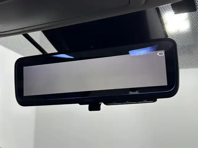 トヨタ ＲＡＶ４ G Zパッケージ 佐賀県 2019(令1)年 5.5万km ホワイトパールクリスタルシャイン 純正9インチナビ/フルセグTV/CD/DVD/Bluetooth/サンルーフ/バックカメラ　/デジタルインナールームミラー/衝突被害軽減システム/レーダークルーズコントロール/レーンアシスト/ロードサインアシスト/クリアランスソナー/オートライト/オートマチックハイビーム/ダウンヒルアシストコントロール/電子パーキング/オートブレーキホールド/前方ドライブレコーダー/ステアリングヒーター/ビルトインETC2.0/ルーフキャリア/パワーバックドア/LEDヘッドライト/フォグライト/運転席パワーシート/運転席・助手席シートヒーター/運転席メモリーシート/合皮シート/ISOFIX対応シート