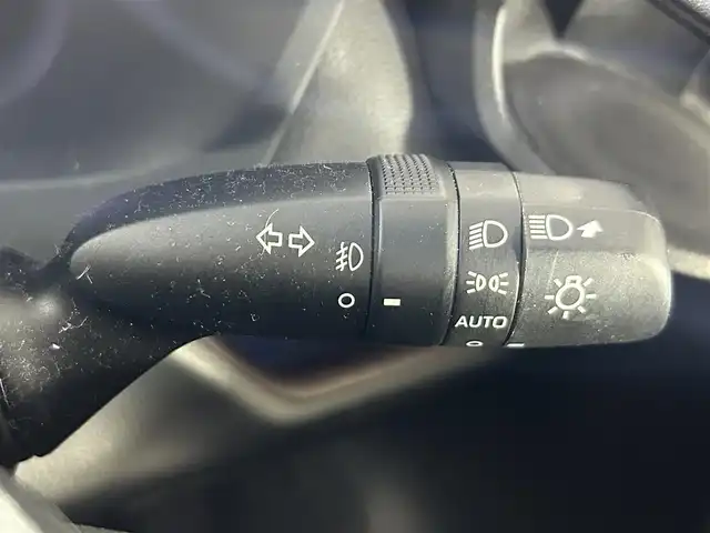 トヨタ ＲＡＶ４ G Zパッケージ 佐賀県 2019(令1)年 5.5万km ホワイトパールクリスタルシャイン 純正9インチナビ/フルセグTV/CD/DVD/Bluetooth/サンルーフ/バックカメラ　/デジタルインナールームミラー/衝突被害軽減システム/レーダークルーズコントロール/レーンアシスト/ロードサインアシスト/クリアランスソナー/オートライト/オートマチックハイビーム/ダウンヒルアシストコントロール/電子パーキング/オートブレーキホールド/前方ドライブレコーダー/ステアリングヒーター/ビルトインETC2.0/ルーフキャリア/パワーバックドア/LEDヘッドライト/フォグライト/運転席パワーシート/運転席・助手席シートヒーター/運転席メモリーシート/合皮シート/ISOFIX対応シート