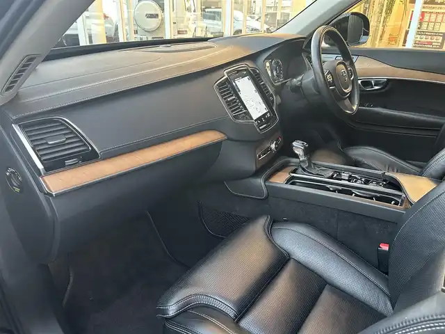 ボルボ ＸＣ９０ D5 AWD インスクリプション 福岡県 2019(令1)年 5.6万km オニキスブラックP インテリＳ/ＡＣＣ/黒革シート/エアシート/シートヒーター/純正ナビ/・Ａｐｐｌｅｃａｒｐｌａｙ・ａｎｄｒｏｉｄａｕｔｏ・BT　/全方位カメラ/パワーバックドア/ＬＥＤライト/オートハイビーム/純正２０インチＡＷ/ＥＴＣ
