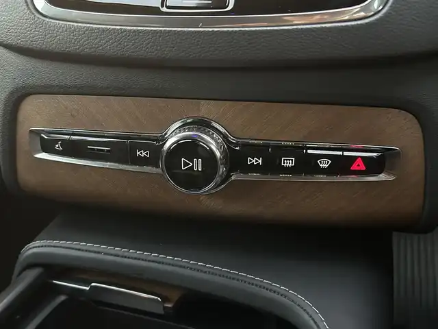 ボルボ ＸＣ９０ D5 AWD インスクリプション 福岡県 2019(令1)年 5.6万km オニキスブラックP インテリＳ/ＡＣＣ/黒革シート/エアシート/シートヒーター/純正ナビ/・Ａｐｐｌｅｃａｒｐｌａｙ・ａｎｄｒｏｉｄａｕｔｏ・BT　/全方位カメラ/パワーバックドア/ＬＥＤライト/オートハイビーム/純正２０インチＡＷ/ＥＴＣ