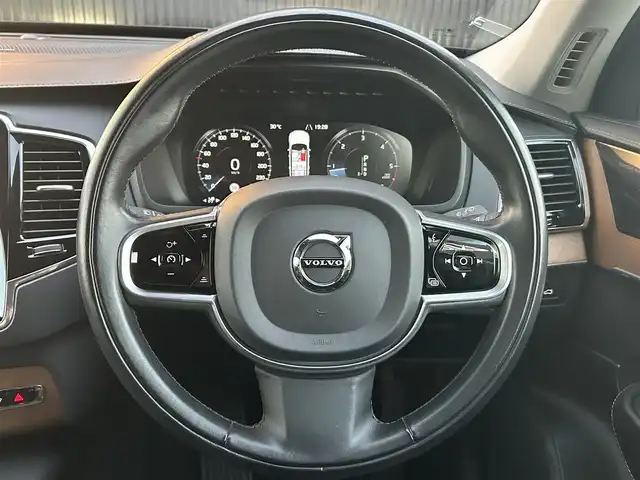ボルボ ＸＣ９０ D5 AWD インスクリプション 福岡県 2019(令1)年 5.6万km オニキスブラックP インテリＳ/ＡＣＣ/黒革シート/エアシート/シートヒーター/純正ナビ/・Ａｐｐｌｅｃａｒｐｌａｙ・ａｎｄｒｏｉｄａｕｔｏ・BT　/全方位カメラ/パワーバックドア/ＬＥＤライト/オートハイビーム/純正２０インチＡＷ/ＥＴＣ