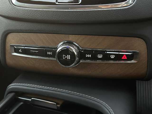 ボルボ ＸＣ９０ D5 AWD インスクリプション 福岡県 2019(令1)年 5.6万km オニキスブラックP インテリＳ/ＡＣＣ/黒革シート/エアシート/シートヒーター/純正ナビ/・Ａｐｐｌｅｃａｒｐｌａｙ・ａｎｄｒｏｉｄａｕｔｏ・BT　/全方位カメラ/パワーバックドア/ＬＥＤライト/オートハイビーム/純正２０インチＡＷ/ＥＴＣ