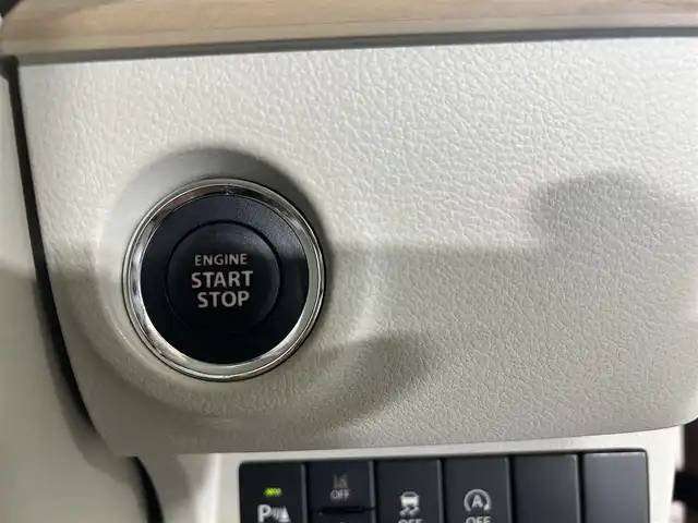 スズキ ラパン X 佐賀県 2022(令4)年 1.6万km コフレピンクパールメタリック/ホワイト2トーンルーフ 衝突軽減ブレーキ/社外7インチディスプレイオーディオ/CD/DVD/AM/FM/Bluetooth/バックカメラ /レーンキープアシスト/前後ドライブレコーダー/ETC/シートヒーター/コーナーセンサー /HIDライト/オートライト/ステアリングスイッチ/スマートキー/スペアキー/フロアマット/純正14インチアルミホイール